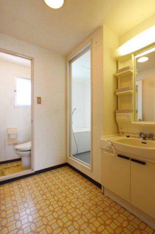 室内に洗面所が2か所あります！