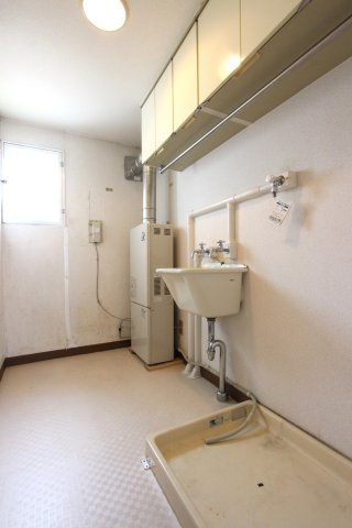 個室タイプの家事室があります！掃除や洗濯がはかどりそうですね！