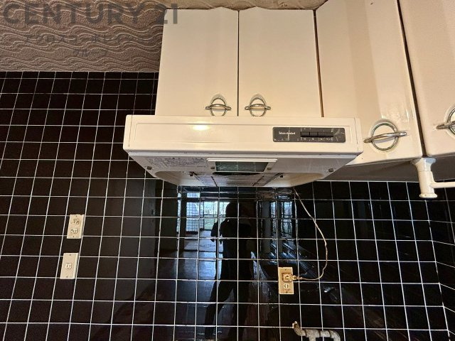 パワフルな吸引力で調理中の臭気等をしっかり処理してくれ、室内を快適に保ってくれます。　