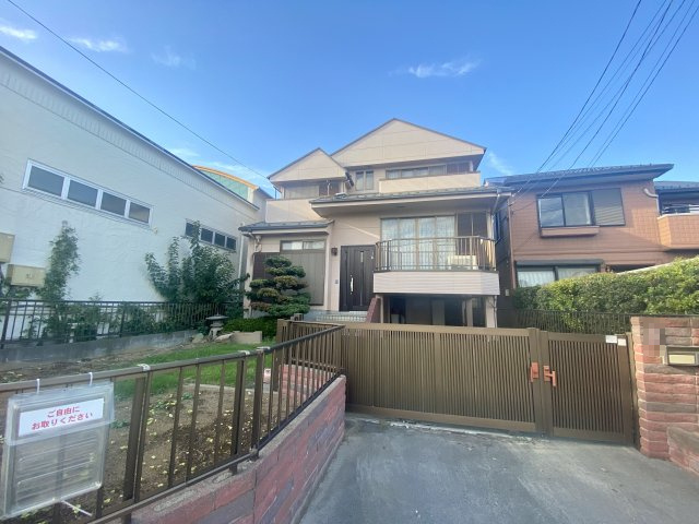 東武スカイツリーライン「蒲生」駅徒歩約10分！4LDK・納戸！半地下駐車場・倉庫有！南向きで陽当り良好です！大間野小学校まで徒歩約5分(360ｍ)、お子様の通学に安心です！お気軽にお問い合わせください
