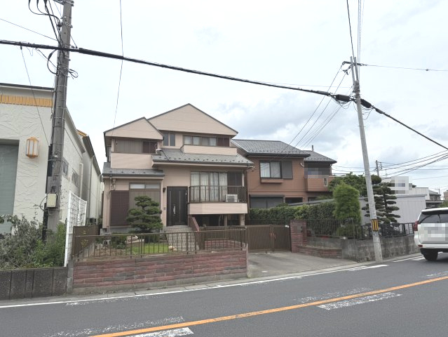 東武スカイツリーライン「蒲生」駅徒歩約10分！4LDK・納戸！半地下駐車場・倉庫有！南向きで陽当り良好です！大間野小学校まで徒歩約5分(360ｍ)、お子様の通学に安心です！お気軽にお問い合わせください