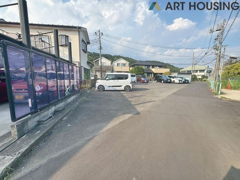 前面道路含む現地写真です
