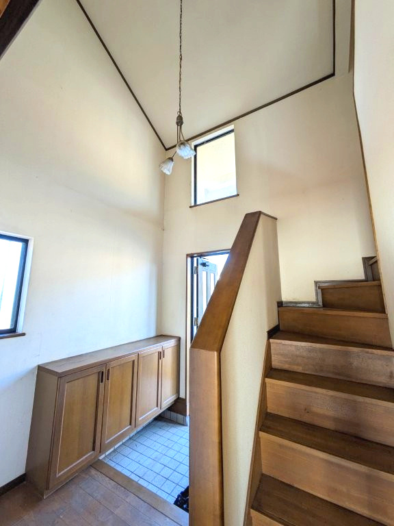 開放感のある吹き抜け玄関