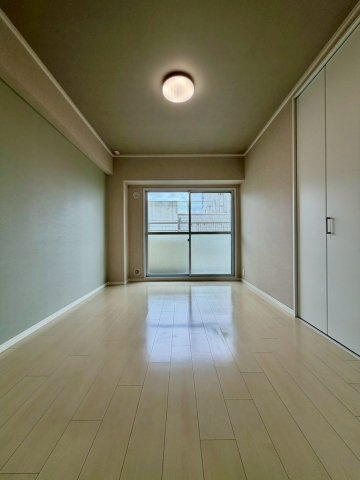 全居室収納付きでゆったり生活できます。
