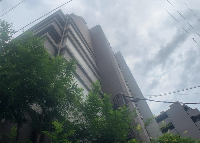 景色重視でお家選ぶをするとスーパーが遠い！学校が遠い！など生活をするうえで利便性で困ることもあります。まず一度現地を見学する際に、周辺の施設などがあるかを確認し、暮らし始めた後のことを想像しましょう。
