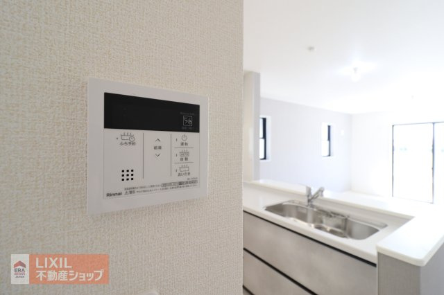 【温水設備】現地完成写真。給湯スイッチ付きで温度調整もラクラクです。