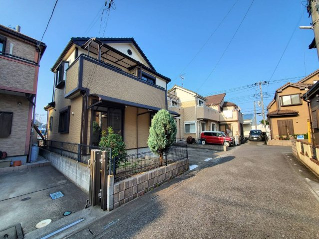 落ち着いた雰囲気の外観です