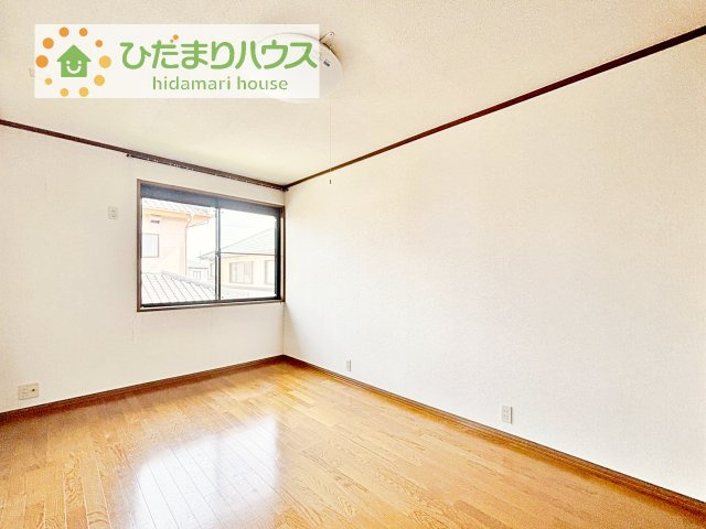 机にベットを置けば子供部屋の完成です！