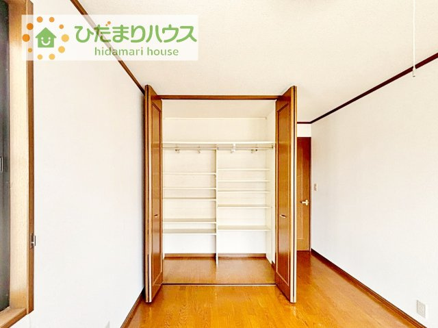 ハンガーパイプ付でお洋服の出し入れもラクラクです！