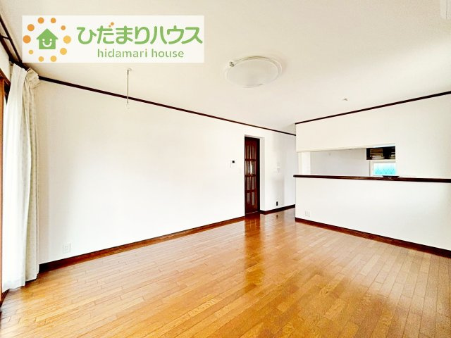 早くお仕事終わらせて、家に帰りたくなるようなリビングです(^^♪