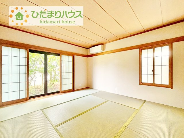 小さなお子さまのいる方におすすめ！リビング横の和室でお子様が遊んでる様子も確認できます(^^)/