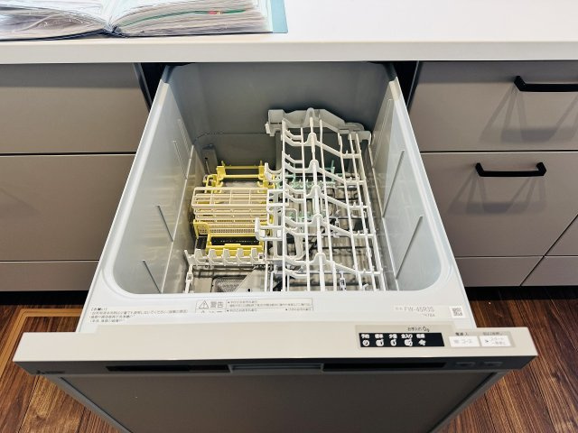 ～食洗機付き　食事後の食器洗いはお任せ、家族でゆっくりとくつろげます～