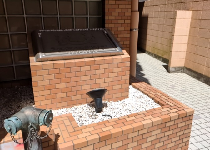 物件によっては、入居者が個人的に使用できる専用庭がついているものもあります。また、住宅の中にある土間の部分を庭と呼ぶこともあります。庭の用途は住む人によって変わり、それによってデザインもさまざまです。