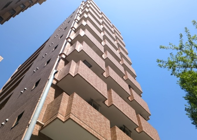 ＳＲＣ造は強度や耐震性の面でもRC造と比べて優れています。そのため、10階建以上の高層または超高層マンションなどの建築にも多く採用されています。柱や梁などのサイズが小さくても高い耐震性を確保できます。