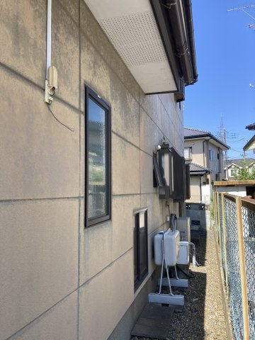 【岡芹4K ダンスホールの外観】