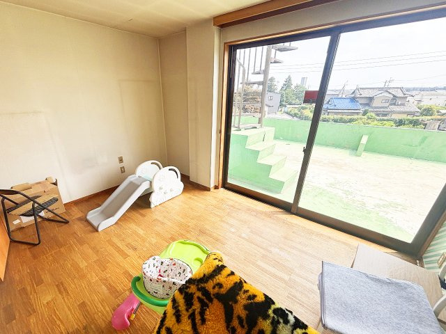 2階6帖洋室！お部屋遊びとお外遊びが同時にできちゃいます♪
