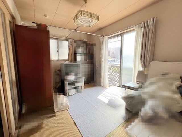 2面採光の明るい和室です。
