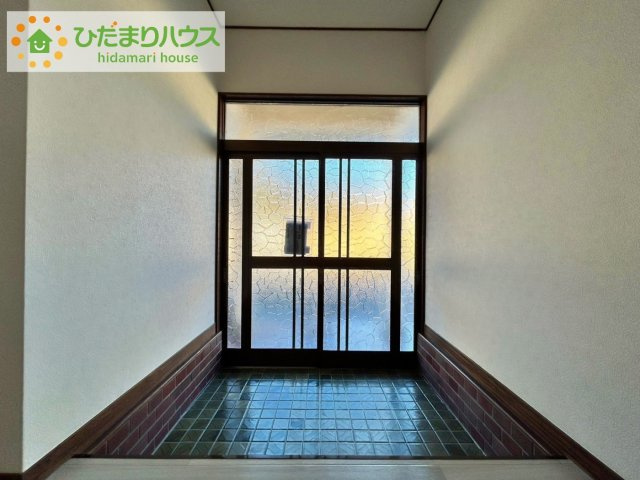 玄関がひろいので親子で並んで仲良く靴が履けますね(^^)/