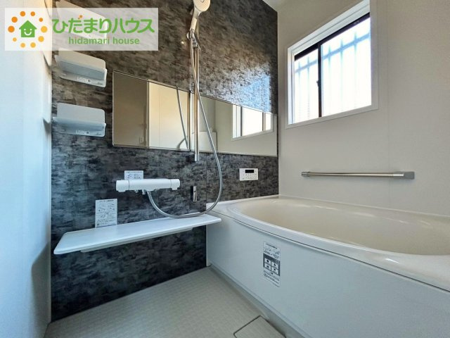 大人が足を伸ばしても十分な広さ！一人でゆっくりくつろぐ時間も大切です！