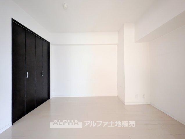 【Private　Room】　◆洋室◆約5.2帖を含む洋室を配置。寝室や仕事部屋など、ライフスタイルに合わせて使い分けられます。