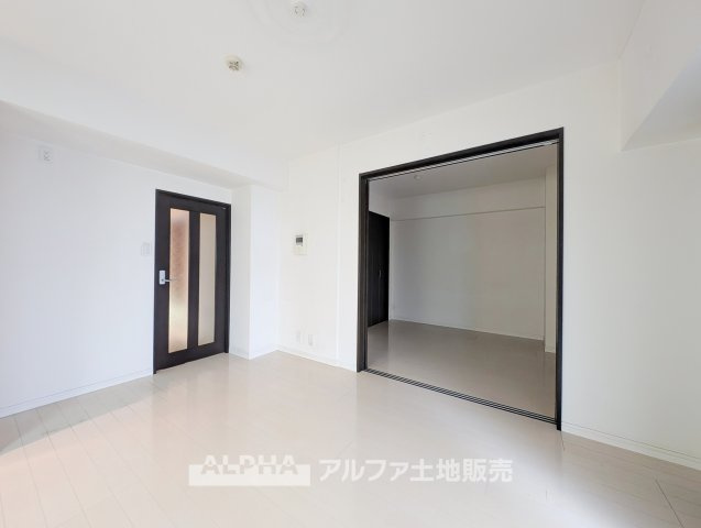 【Fresh　Interior】　◆新しい住空間◆クロスやフローリングをリフォーム予定。すっきり整えられた室内で新生活を始められます。
