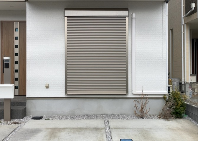 庭があることでガーデニングや家庭菜園はもちろん、こどもの遊び場やペットを放して遊ぶことができます。また、家の周囲に余裕があるということです。隣地との間があれば、十分な日当たりと、風通しが確保できます。