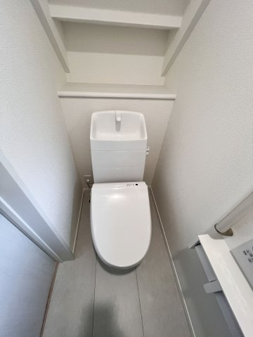 【渋川市石原348番　新築住宅　A号棟のトイレ】