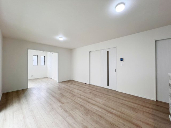 【渋川市石原348番　新築住宅　A号棟の居間】