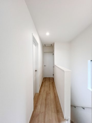 【渋川市石原348番　新築住宅　A号棟の内装】