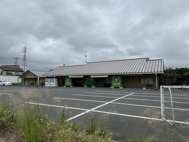 ファーマーズマーケットがあります
