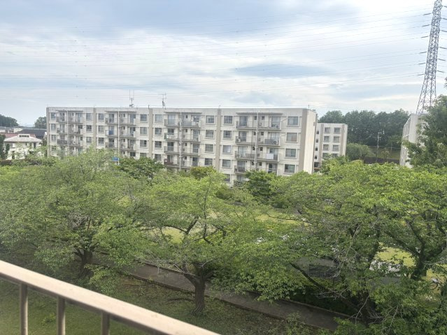 自然が多いので眺望から四季を感じる事が出来そうです。