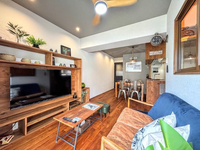 ［施工事例］◆ご家族の会話がはずむ、開放的なＬＤＫです。休日はお陽さまの光をたっぷりととりこめるぽかぽかリビングで過ごしませんか？　