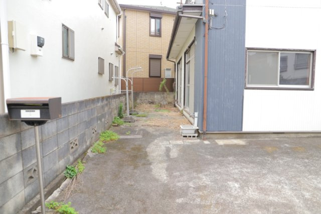 物件の詳細については、現地を見てわかること以外に、役所や法務局などで調べないとわからないことがあります。そのため、現地に行く場合は、もしこの物件を買ったらどのような生活ができるかをイメージしましょう。