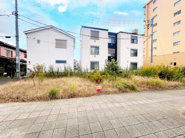◆その邸が魅せる、気品・上質・重厚感・極細やかさ、そのすべては訪れた者に安らぎと品性を与える特別な空間です。ここに住むからこそ意味がある。すべての（始まり）をここから迎えます。