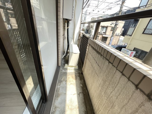 L字型のバルコニーになります。　