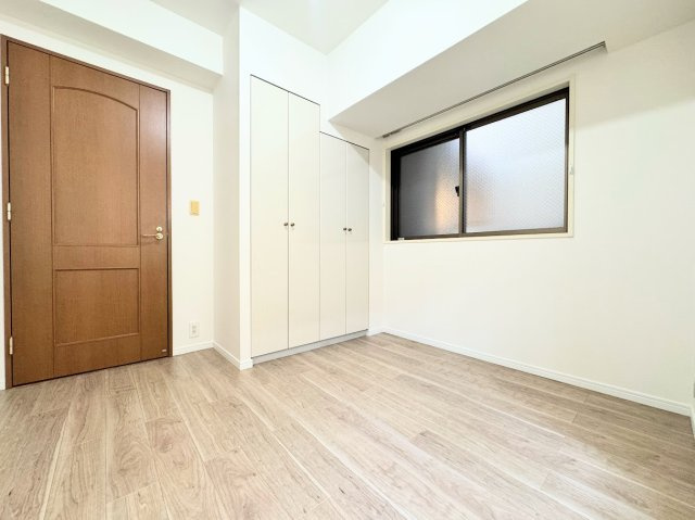 ◆気持ちの良い風が室内へ入り込む居室。家具を配置しても広々ご利用いただけます！！