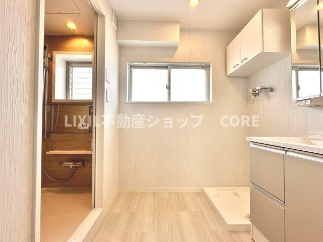 収納もあり、スッキリと見映えの良い空間に拵えました。時間に余裕とゆとりを持たせます。