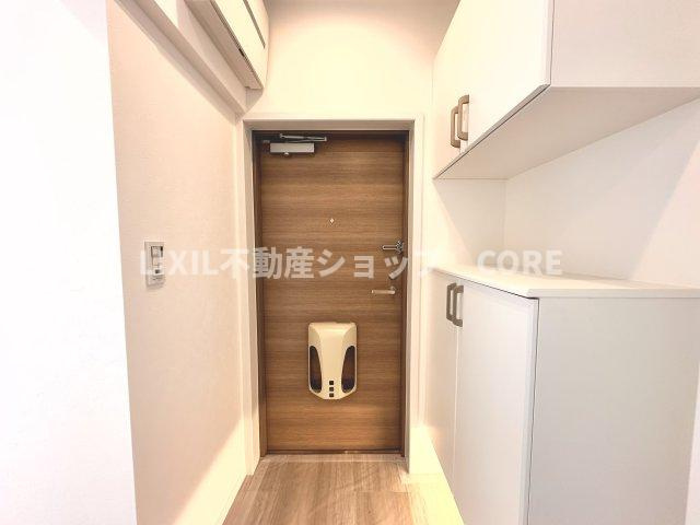 いつも気持ちよくご家族をむかえられるよう、玄関下駄箱収納をフル活用してスッキリとした玄関！　