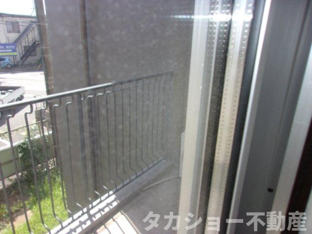 全ての窓がペアガラスに変わっています!!結露しにくい窓です。