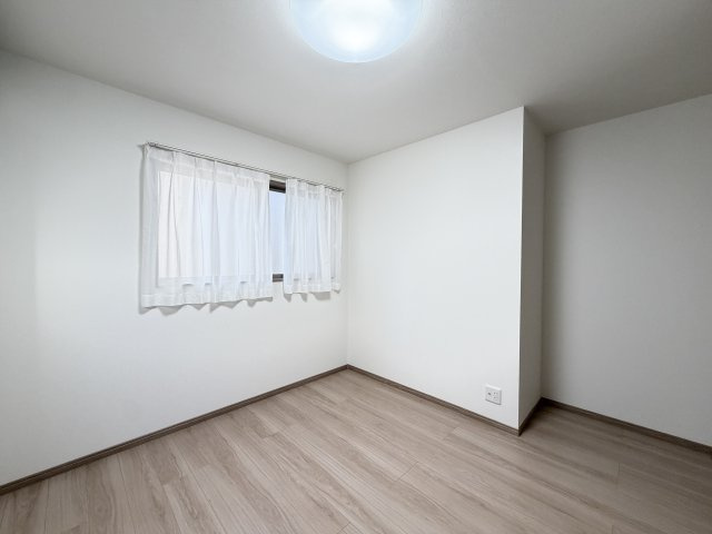 洋室6.5帖　子供部屋にぴったり