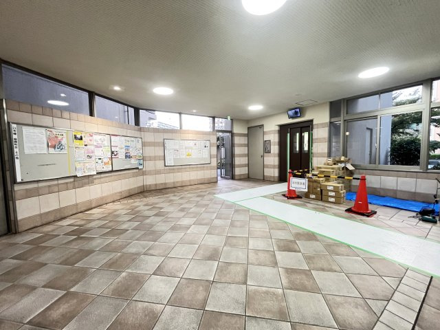 綺麗なエントランス部分になります♪
