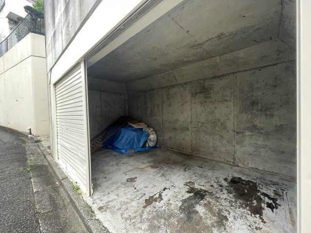 倉庫があり趣味など大切な物の保管が可能♪