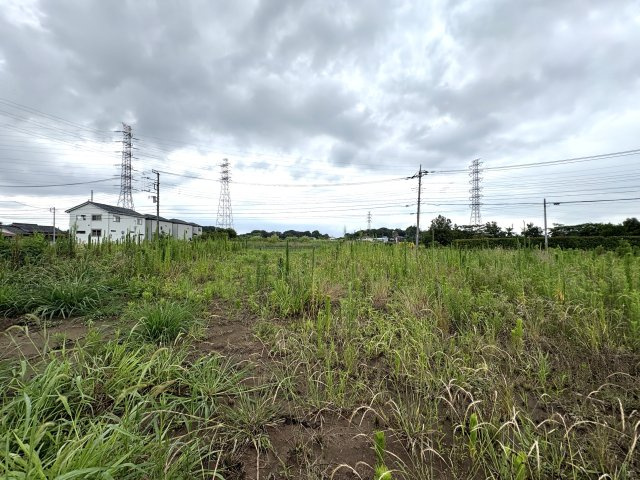 教育・商業施設が整った緑豊かな住宅街です。新和小学校まで徒歩約9分(650)ｍでお子様の通学も安心。