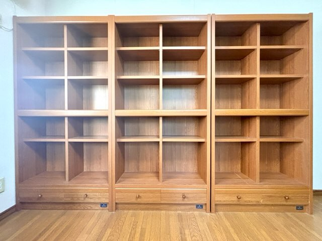 洋室の収納　様々な使い方がありそうです。