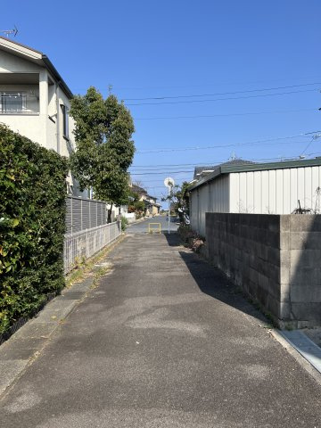 玄関側の前面道路