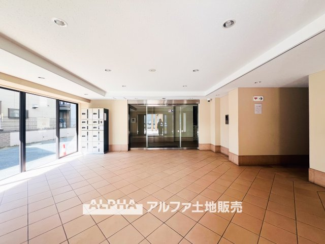 【lobby】　◆ロビー◆共用部は管理の行き届いた綺麗なスペース。いつも明るく家族を、来客を出迎えてくれる大切な場所です。