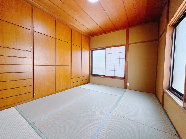■2階和室｜和室でしか味わえない畳ならではの香りや素材で和のやすらぎを感じてください♪休日はお子様とお昼寝するのにも最適です！