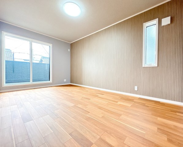 2Ｆ7．5帖の南西洋室になります♪