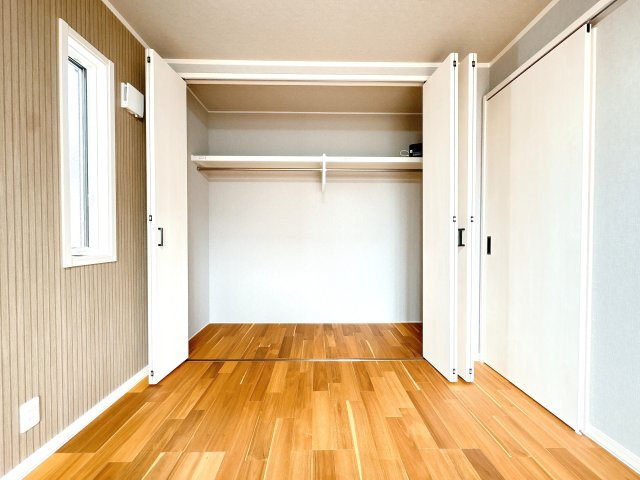 2Ｆ南西洋室の収納になります♪