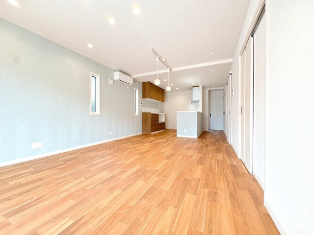 リビングの別角度になります♪